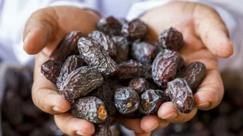 تصویر 3 از خرما خاصویی سیاه + کیفیت بی نظیر